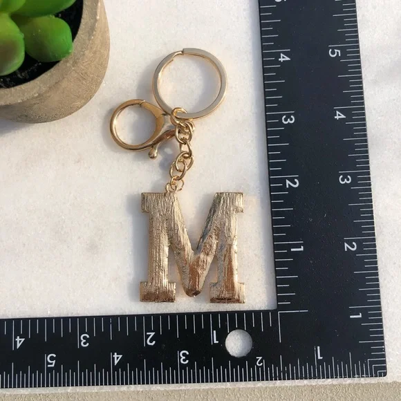 Beautiful sparkly lightweight initial M keychain ✨ - Picture 4 of 6
